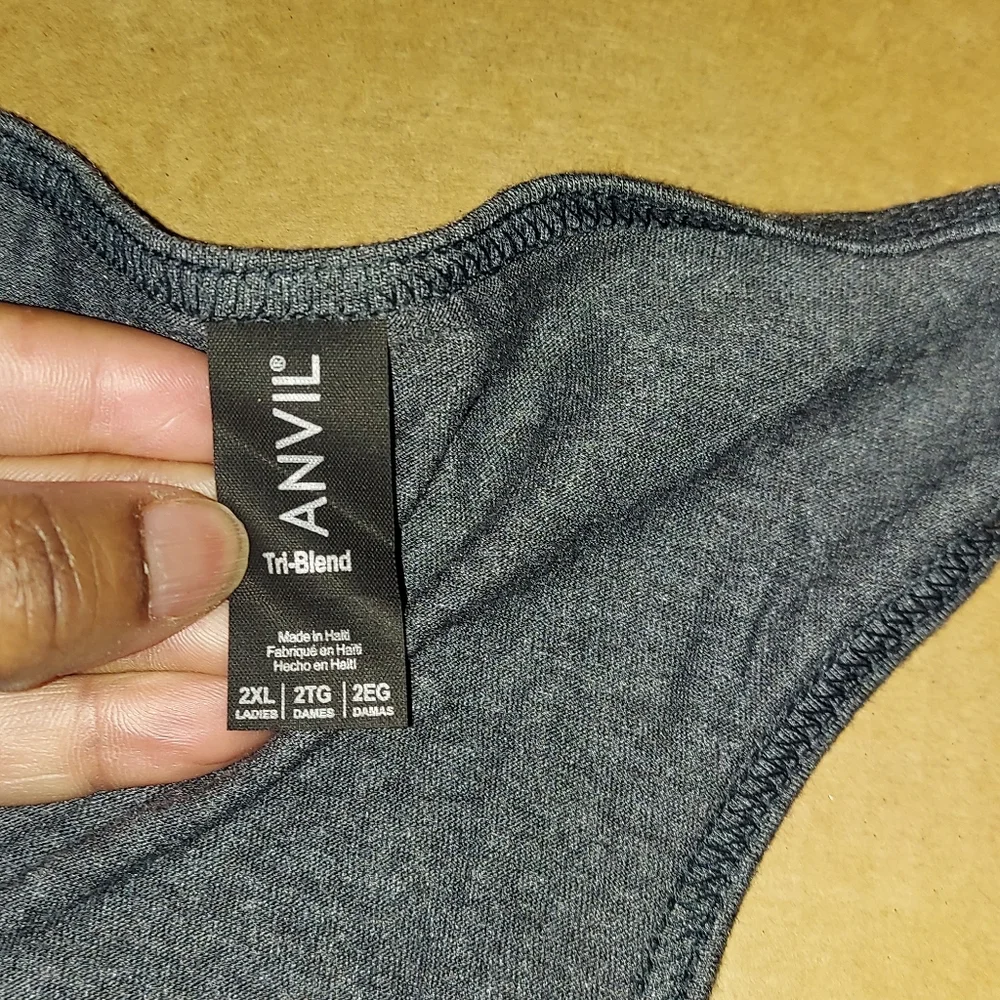 2xl Grey tank top. Great work out shirt. - Picture 3 of 4